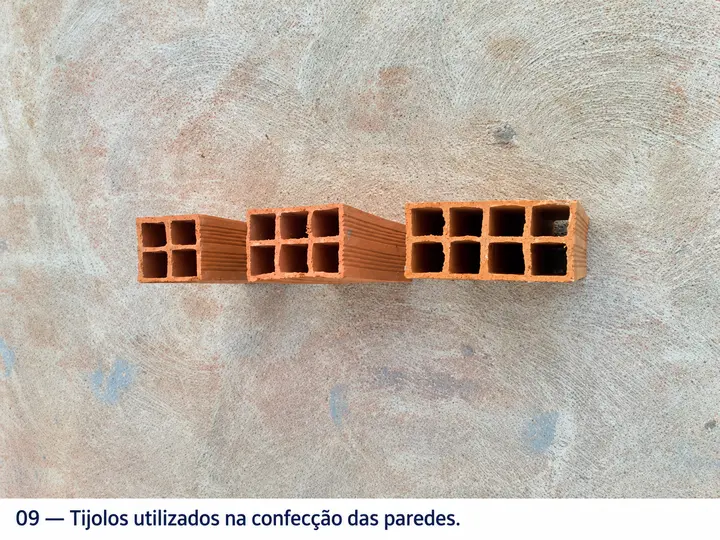 Tijolos utilizados na confecção das paredes.
